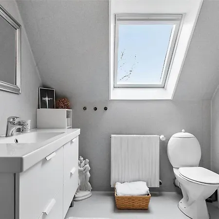 4732 Aakirkeby - Grammegardsvej 6 Апартаменты *