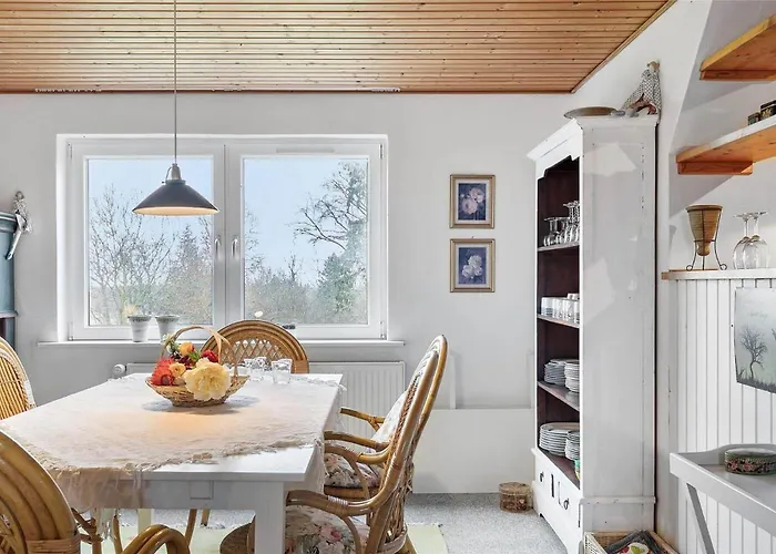 4732 Aakirkeby - Grammegardsvej 6 Apartmán Åkirkeby